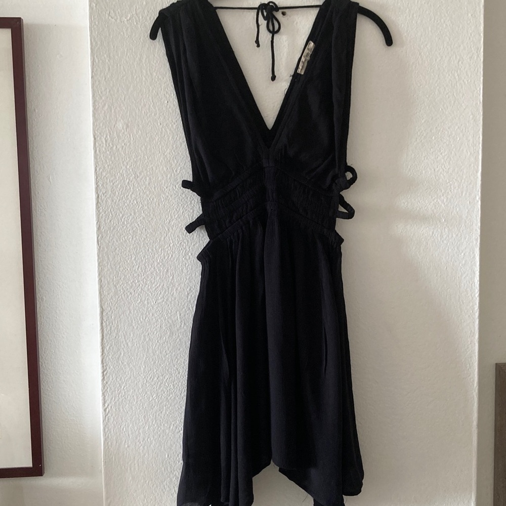 Elegant Black Sleeveless Dress